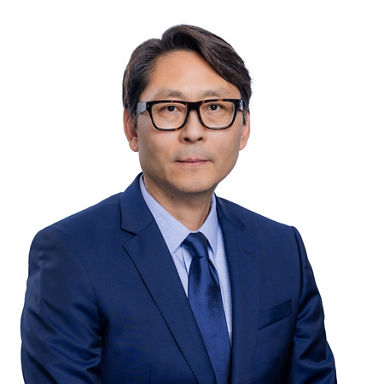 Headshot of Tom  Cha